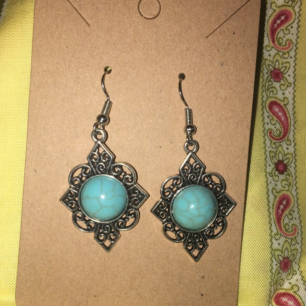 Vintage Filigree Bohemian Blue Stone Drop Earring NWOT